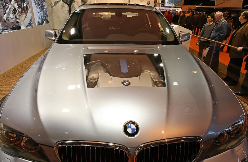 BMW Hydrogen 7 - Photo faite  bout de bras avec le mode liveview de mon EOS 1D Mark III