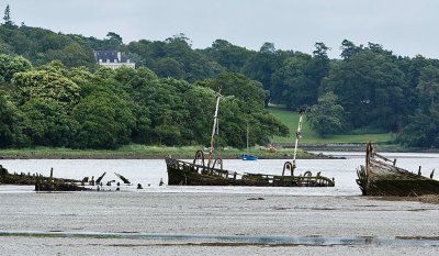 Le cimetire de bateaux de Kerhervy sur la rivire Le Blavet