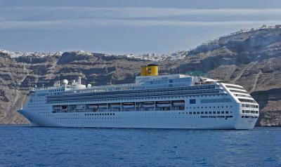 Santorini - Discovering the volcanic island of Nea Kameni