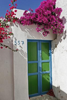 Santorini - Discovering the village of Emborio