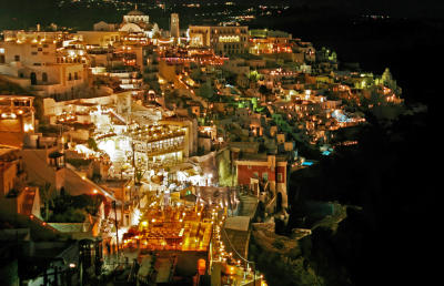 Discovering Fira by night