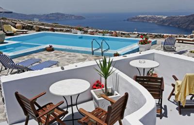 Santorini - Our bed and breakfast in Imerovigli, near Phira