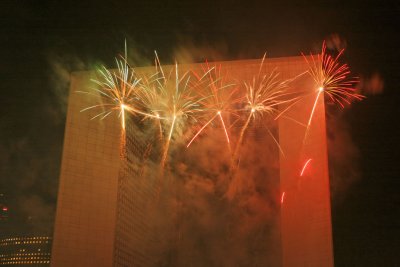 Feux d'artifice  La Dfense - Les couturiers du ciel