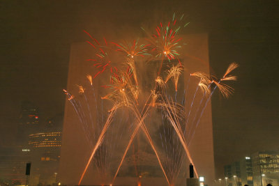 Feux d'artifice  La Dfense - Les couturiers du ciel