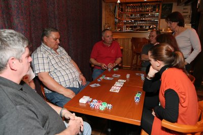Apprentissage du Poker lors d'une soire au chalet La Colombe
