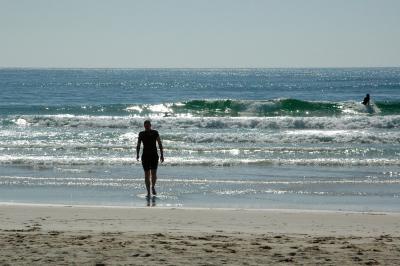 Coming back, exhausted after 2 hours (not very very surfessfull, but ready to do it everyday)