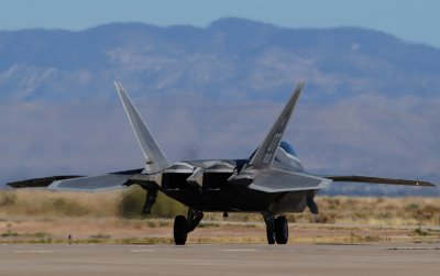 F-22 Taxi'ing