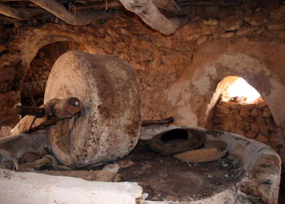 Ancient olive oil press, Qasr Nalut