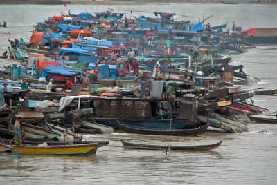 Gold-panning on the Irrawaddy