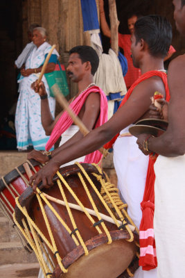Drummers practising, Brihadishwara Temple