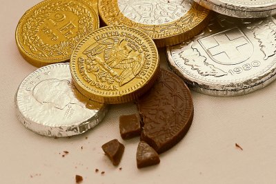 5372 chocolate money.jpg