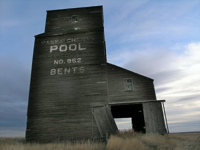 Neglected Saskatchewan Pool Grain Elevator