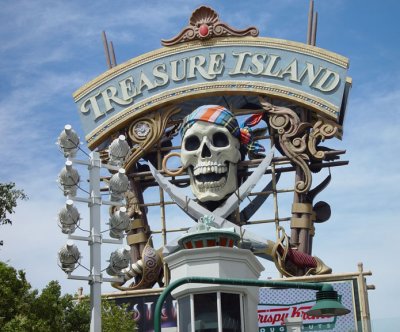 Gateway to Treasure Island.jpg
