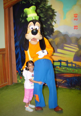 Uma with Goofy