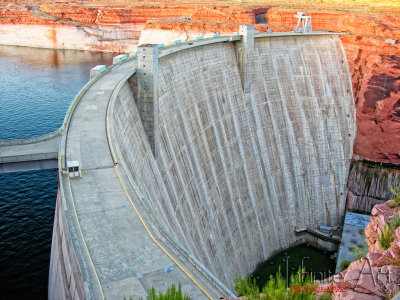 Glen dam, Lake Powell.jpg