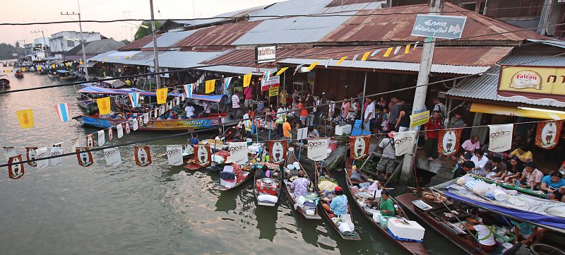 Amphawa Floating Market
