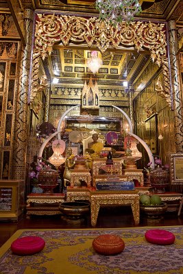 Amphawa Monks Shrine