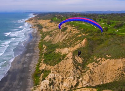 Paragliding over Torrey Pines Golf Course