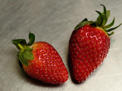g3/10/316210/3/56062948.strawberries.jpg