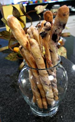 Kalamatta breadsticks