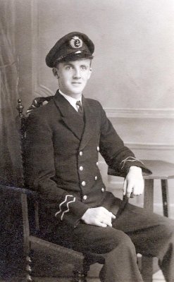 Second Radio Officer J Ross 1940s.jpg