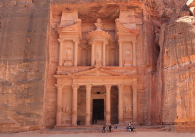 Petra The Treasury.jpg