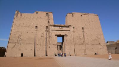 Temple of Horus 3.jpg