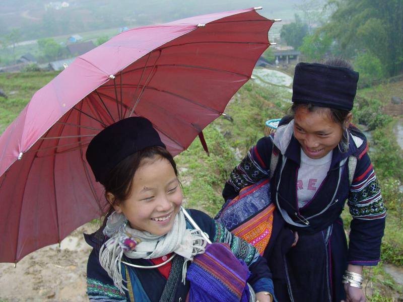 Two Hmong girls
