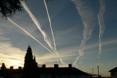 g3/10/624210/3/54220702.Birminghamcontrails0421web.jpg