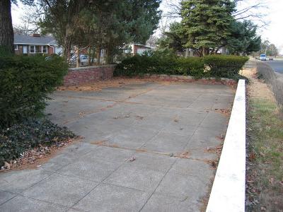 Big back patio - more brick planters.