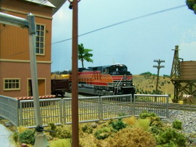 SD70ACe passes some building (I forgot)