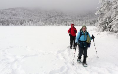265 Walking along the edge of Lonesome Lake.