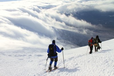 We watched the shifting ocean of clouds in the ravine as we headed down.