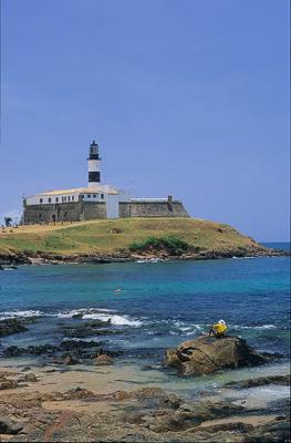 Farol da barra vertical com elemento escala