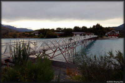 Bridge to Hosteria Pehoe