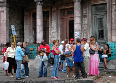 Bus stop - Havana