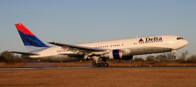 N187DN  Delta Airlines B767-300