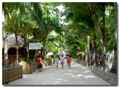 g3/11/337611/3/55414140.11June2005BoracayIsland9.jpg