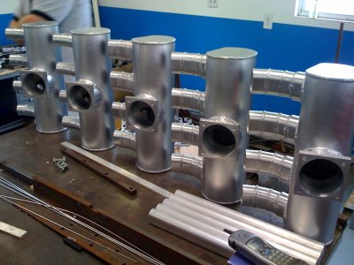 manifolds_runners.jpg