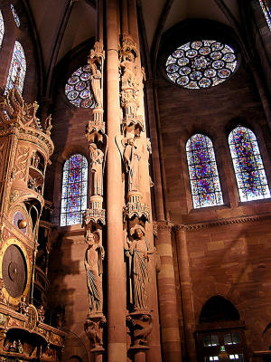 04 South Transept - Pillar of Angels and Clock 87005782.jpg