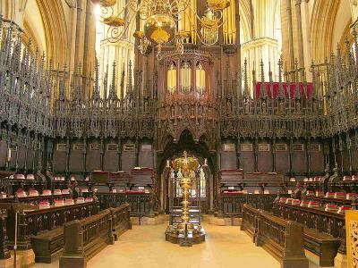 26 Choirstalls Lectern and Organ 87002213.jpg