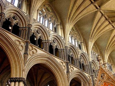 35 Triforium and Clerestory of Angel Choir 87002222.jpg