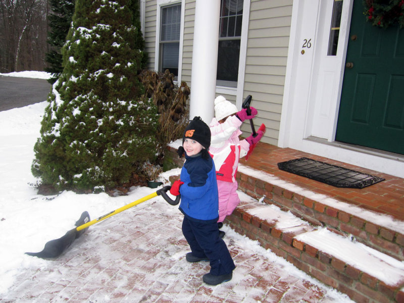 gavin_lindsay_shovel2.jpg