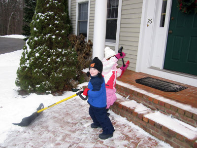 gavin_lindsay_shovel2.jpg