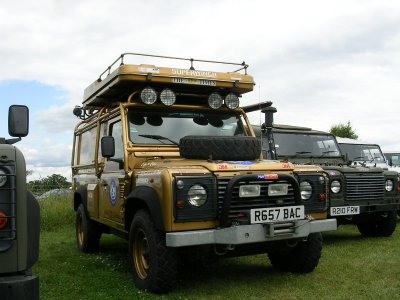 62. 110 Wolf Hard Top 5050 Support Vehicle R657BAC, 1997, 300 TDi.JPG