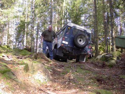 10 nio-elva parkerar vid basecamp.JPG