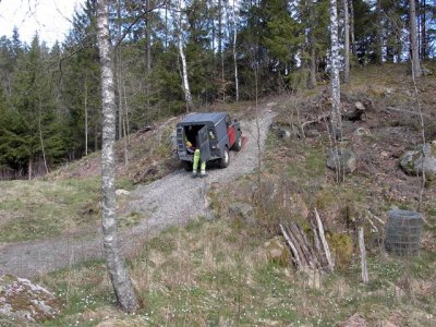 5 tord tar hjlp av waffelboards1.JPG