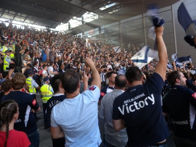 Melbourne Victory supporters at Spencer street station
