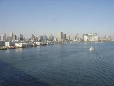 Tokyo walking across Rainbow Bridge