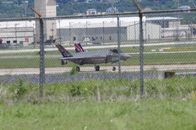 Surprise, F-35 AF-1 Taxiing